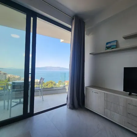 Hill Sea View * Саранда