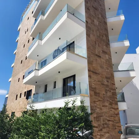 Апартаменты Hill Sea View *